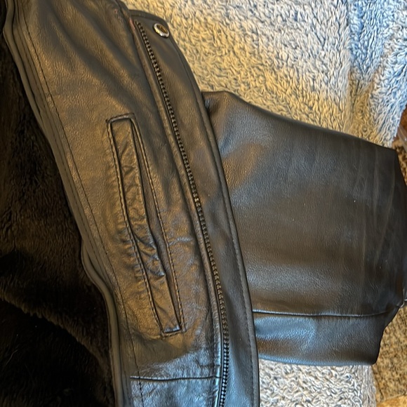 Berman’s vintage leather motorcycle jacket - Picture 11 of 16